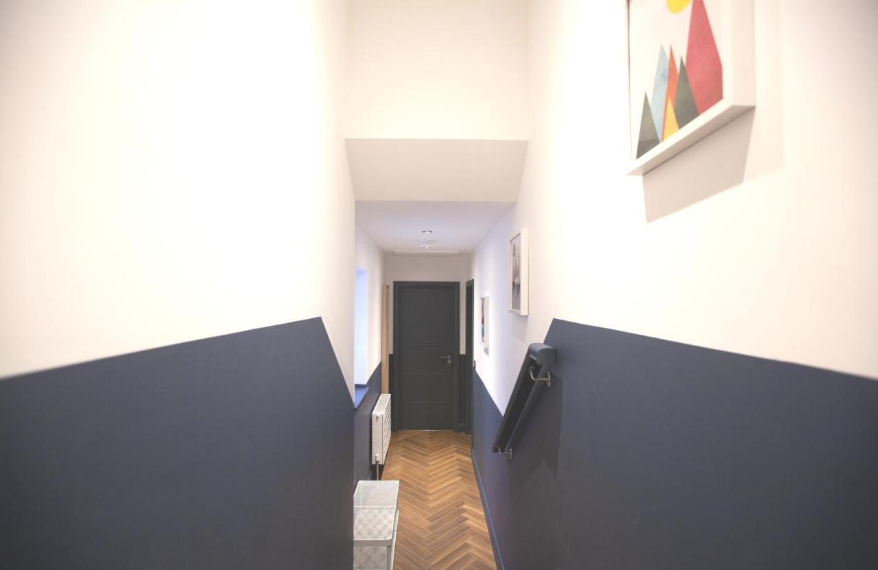 Yellow Hive Boutique 2 Apartment